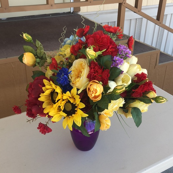 Bundle of many different faux silk flowers!  🌸 💐 - Picture 11 of 16